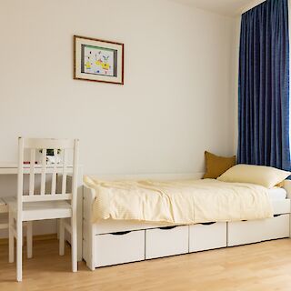 Die Bewohnerinnen zahlen bei uns Miete: